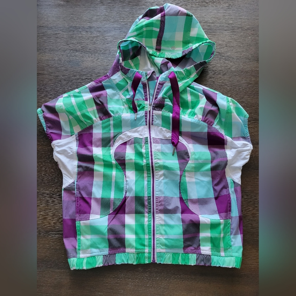 Lululemon Athletica Run Swiftly Shorty Jacket - Size 4 - Purple Electric Plaid